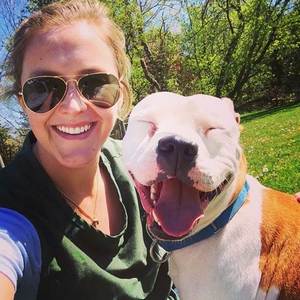 volunteer-with-dog